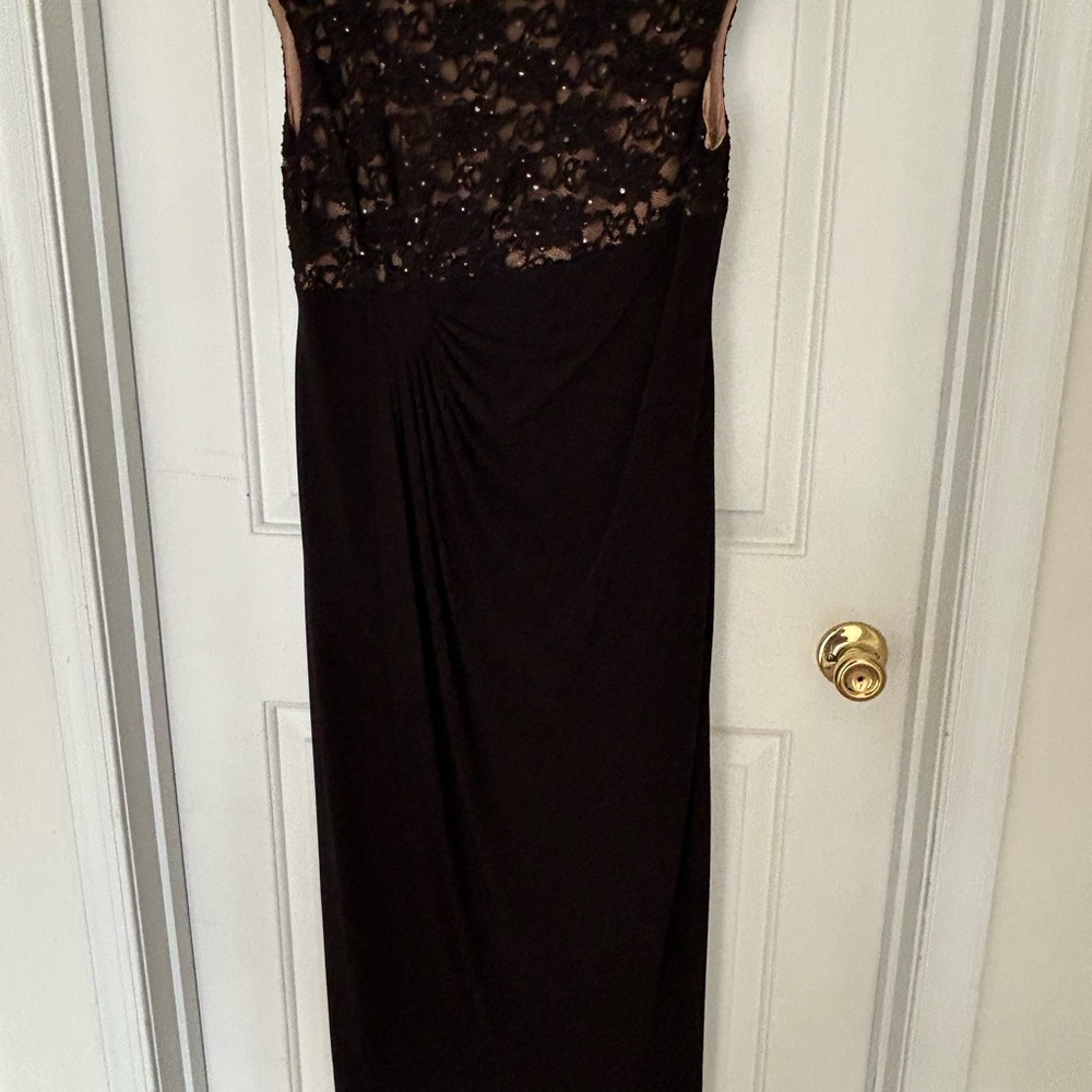Elegant Long Black Evenin gown